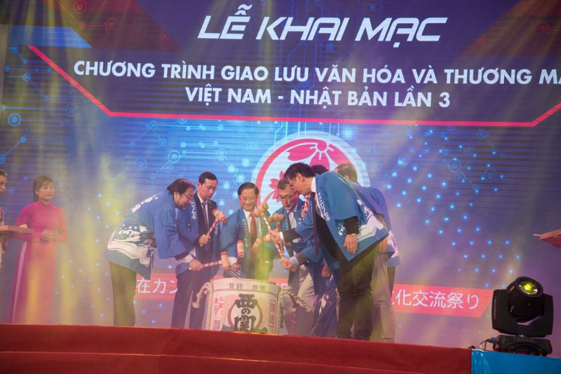 lễ khai mạc